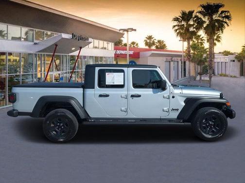 2023 Jeep Gladiator Sport