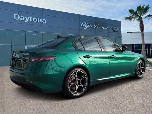 Verde 2026 Alfa Romeo Giulia Base