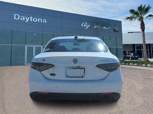 2025 Alfa Romeo Giulia Base