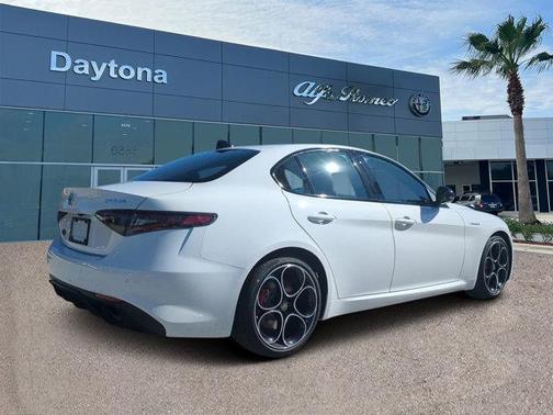 2025 Alfa Romeo Giulia Base