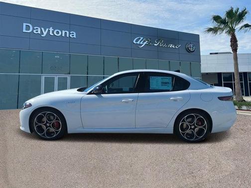 2025 Alfa Romeo Giulia Base