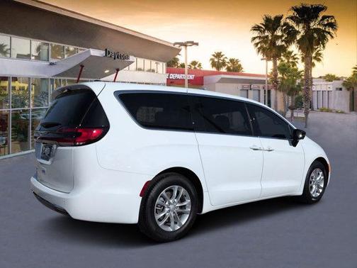 2026 Chrysler Pacifica Pinnacle