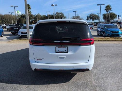 2026 Chrysler Pacifica Pinnacle