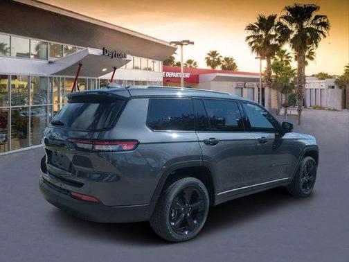 2025 Jeep Grand Cherokee L Laredo