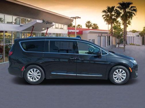 2018 Chrysler Pacifica Touring-L Plus