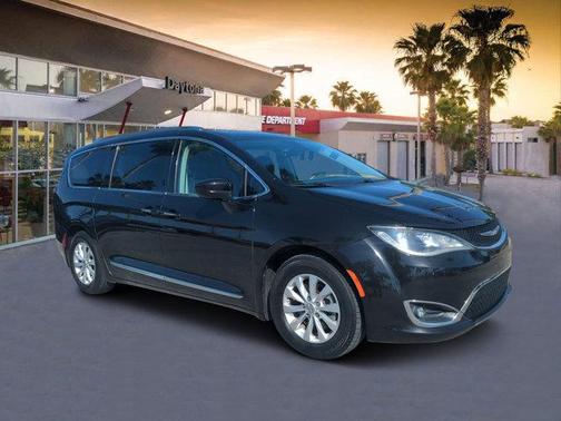 2018 Chrysler Pacifica Touring-L Plus