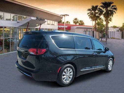 2018 Chrysler Pacifica Touring-L Plus