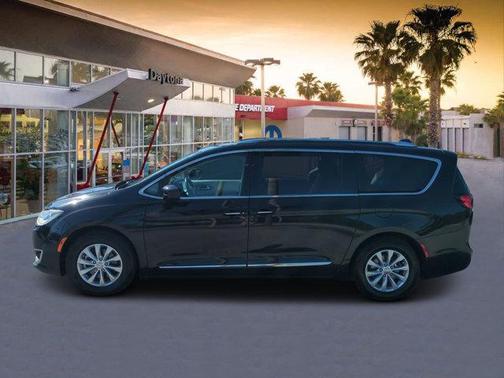2018 Chrysler Pacifica Touring-L Plus