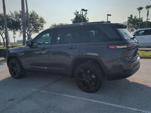 2024 Jeep Grand Cherokee Laredo
