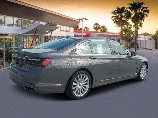 2022 BMW 740 i xDrive