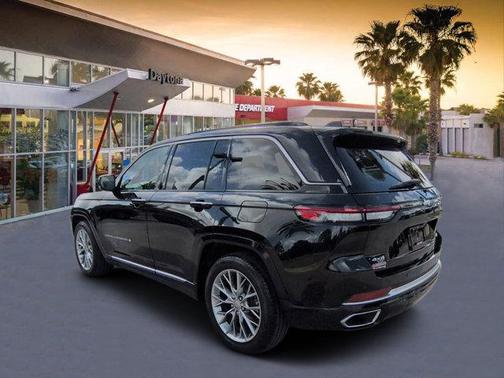 Diamond Black 2025 Jeep Grand Cherokee Summit