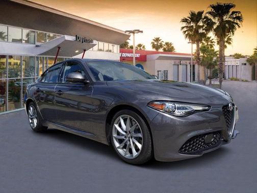 2022 Alfa Romeo Giulia Base