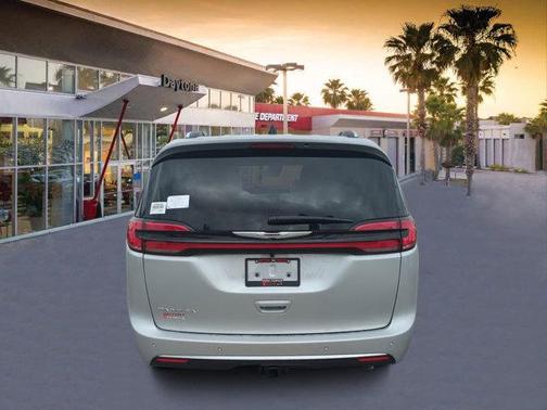 2026 Chrysler Pacifica Pinnacle