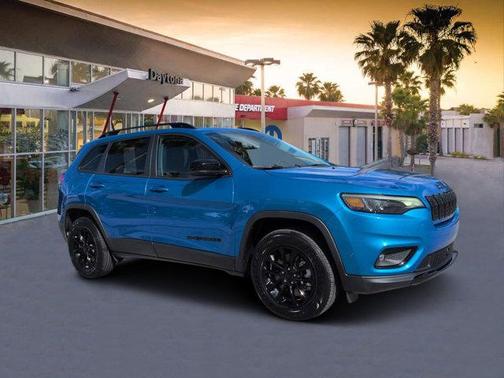 Hydro Blue Pearlcoat 2023 Jeep Cherokee Altitude Lux