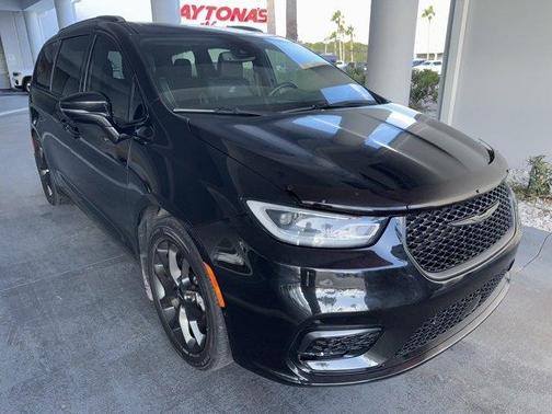 2021 Chrysler Pacifica Touring-L