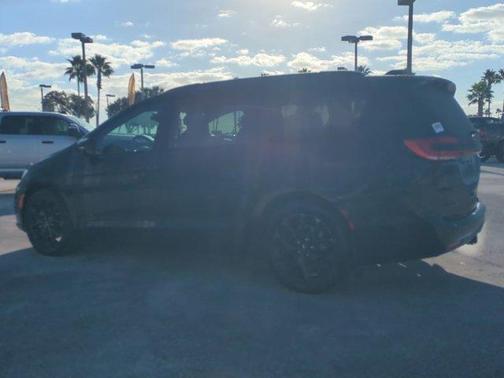 2021 Chrysler Pacifica Touring-L