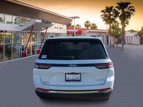 2025 Jeep Grand Cherokee Laredo X