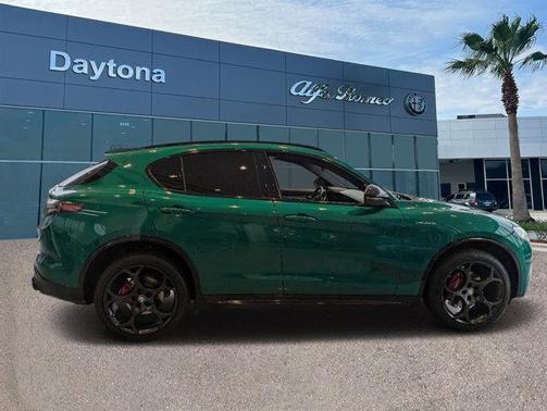 2025 Alfa Romeo Stelvio Base