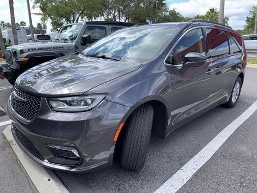 2022 Chrysler Pacifica Touring-L