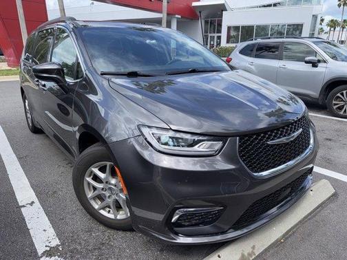 2022 Chrysler Pacifica Touring-L