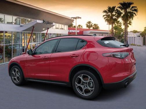 2025 Alfa Romeo Stelvio Base