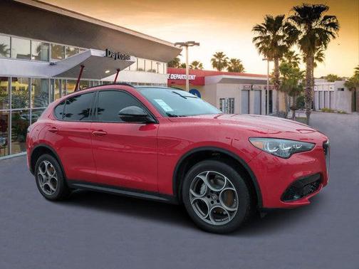 2025 Alfa Romeo Stelvio Base