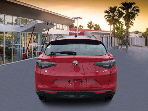2025 Alfa Romeo Stelvio Base