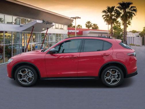2025 Alfa Romeo Stelvio Base