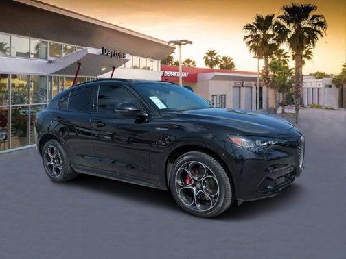 2025 Alfa Romeo Stelvio Base