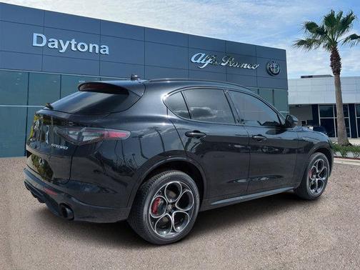 2025 Alfa Romeo Stelvio Base