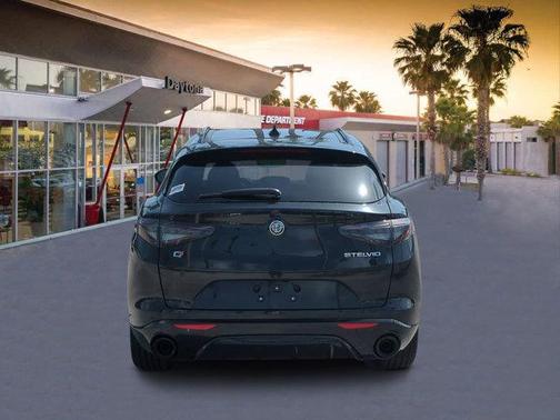 2025 Alfa Romeo Stelvio Base
