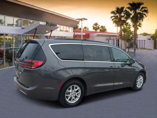 2022 Chrysler Pacifica Touring-L