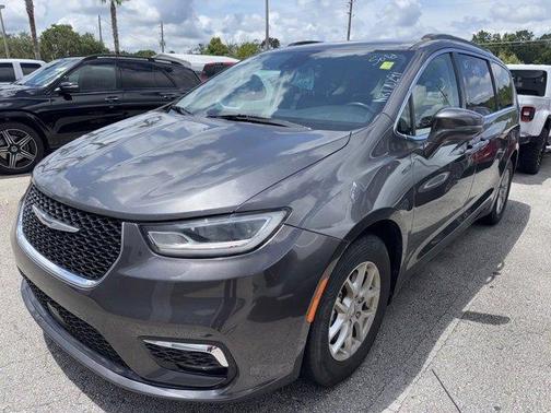 2022 Chrysler Pacifica Touring-L
