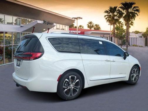 2026 Chrysler Pacifica Pinnacle