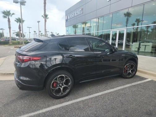 2022 Alfa Romeo Stelvio Veloce