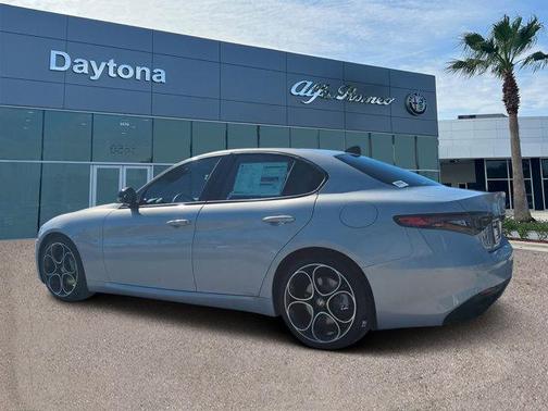 2025 Alfa Romeo Giulia Base