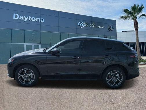 2025 Alfa Romeo Stelvio Base