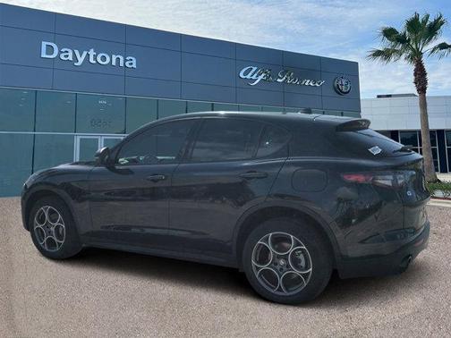 2025 Alfa Romeo Stelvio Base