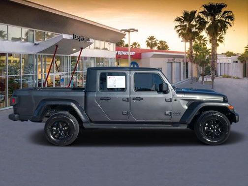 2022 Jeep Gladiator Sport