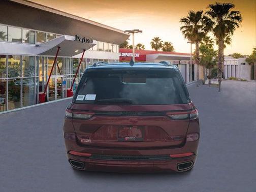 2025 Jeep Grand Cherokee Summit
