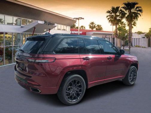 2025 Jeep Grand Cherokee Summit