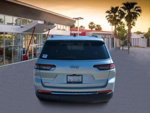 2025 Jeep Grand Cherokee L Laredo