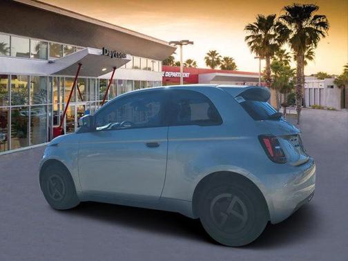 2025 FIAT 500e Base