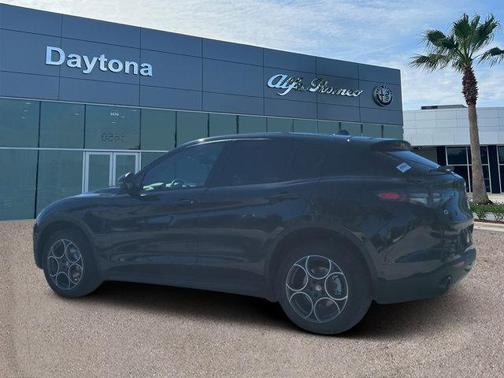 2025 Alfa Romeo Stelvio Base