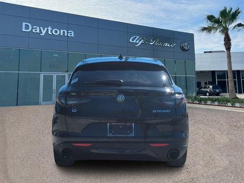 2025 Alfa Romeo Stelvio Base