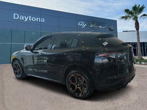 2025 Alfa Romeo Stelvio Base