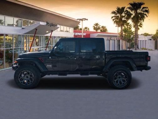2022 Jeep Gladiator Overland