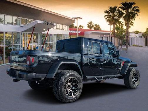 2022 Jeep Gladiator Overland