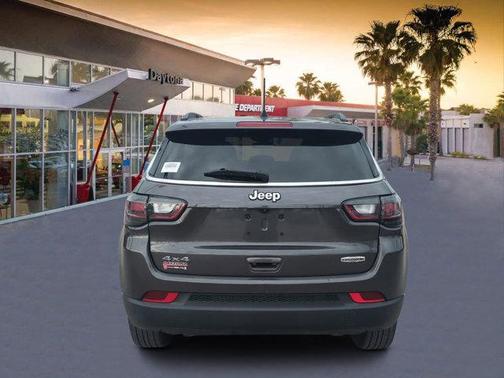 2023 Jeep Compass Latitude Lux