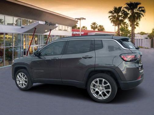 2023 Jeep Compass Latitude Lux